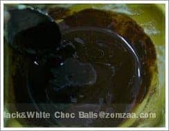 วิธีทำ Black and White Choc Balls ขั้นตอนที่ 13