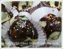 วิธีทำ Black and White Choc Balls ขั้นตอนที่ 16