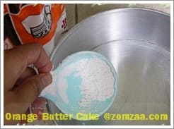 วิธีทำเค้กเนยรสส้มไร้สารเสริมขั้นตอนที่ 03